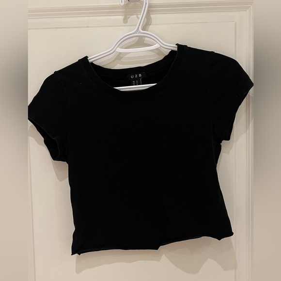 Cropped Black T-Shirt - Picture 2 of 3